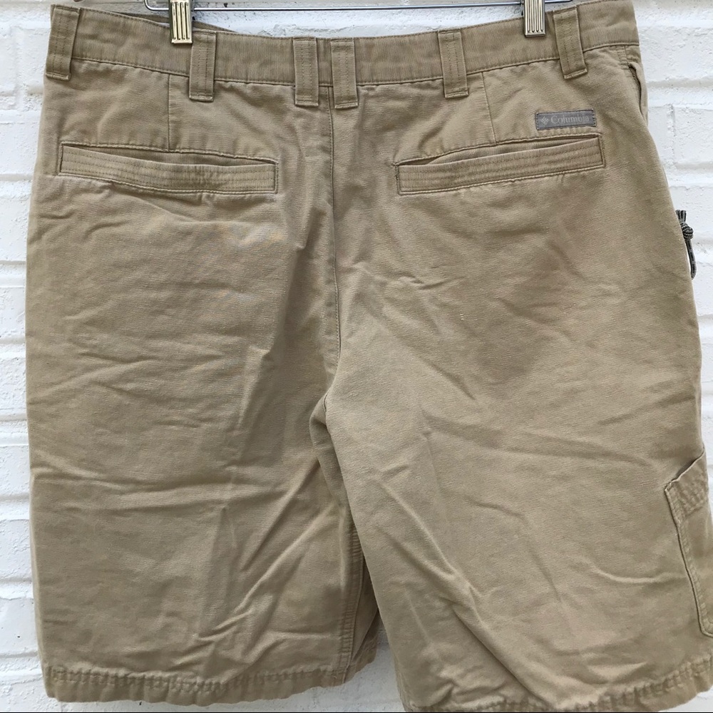 Columbia Men’s shorts, size 36w, 11L. Tan.